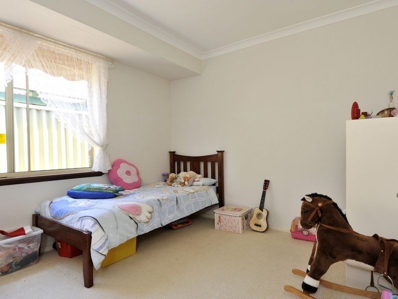 25 Chelmsford Avenue, Port Kennedy WA 6172
