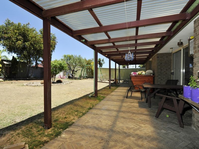 25 Chelmsford Avenue, Port Kennedy WA 6172