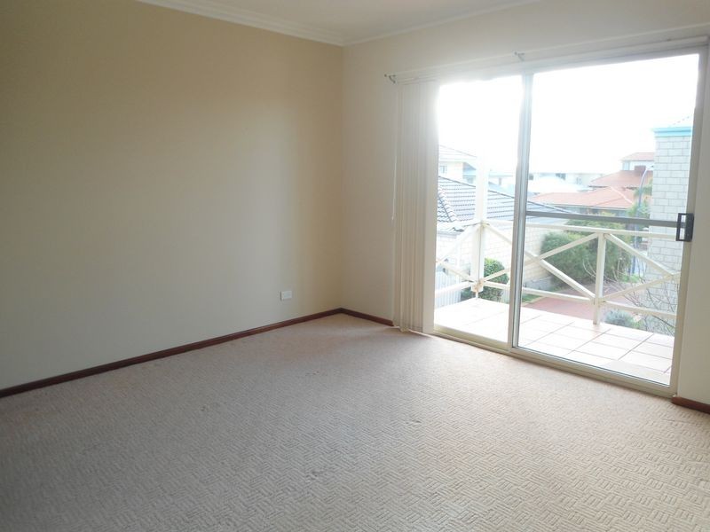 2/67 Harrison Street, Rockingham WA 6168