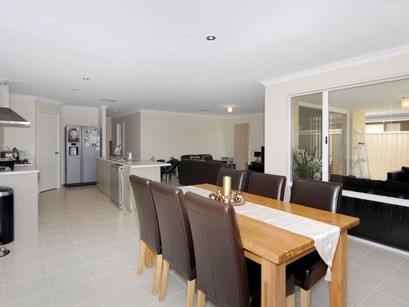 15 Wanderer Parkway, Baldivis WA 6171