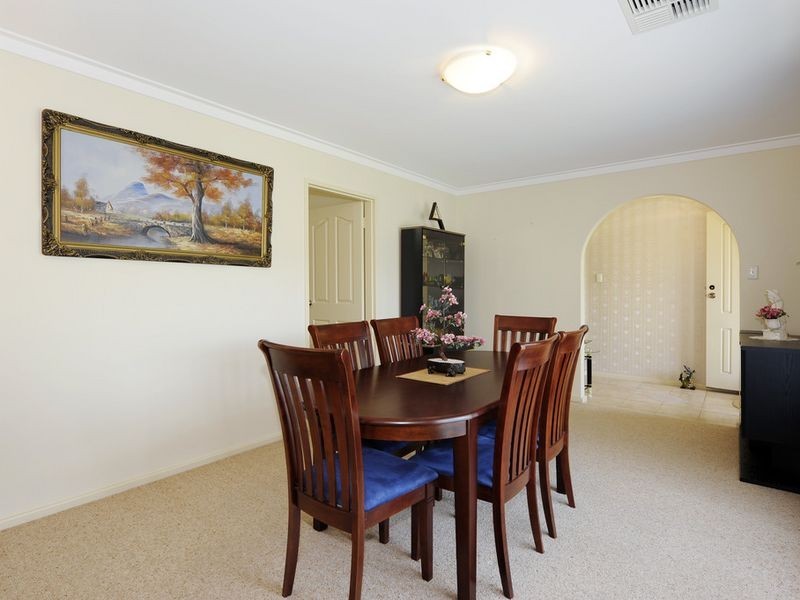 4 Seabrooke Avenue, Rockingham WA 6168