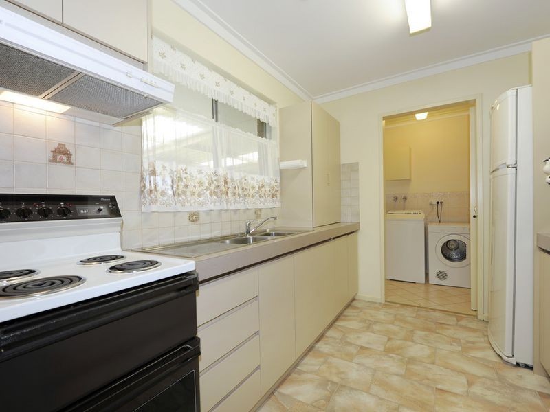 4 Seabrooke Avenue, Rockingham WA 6168