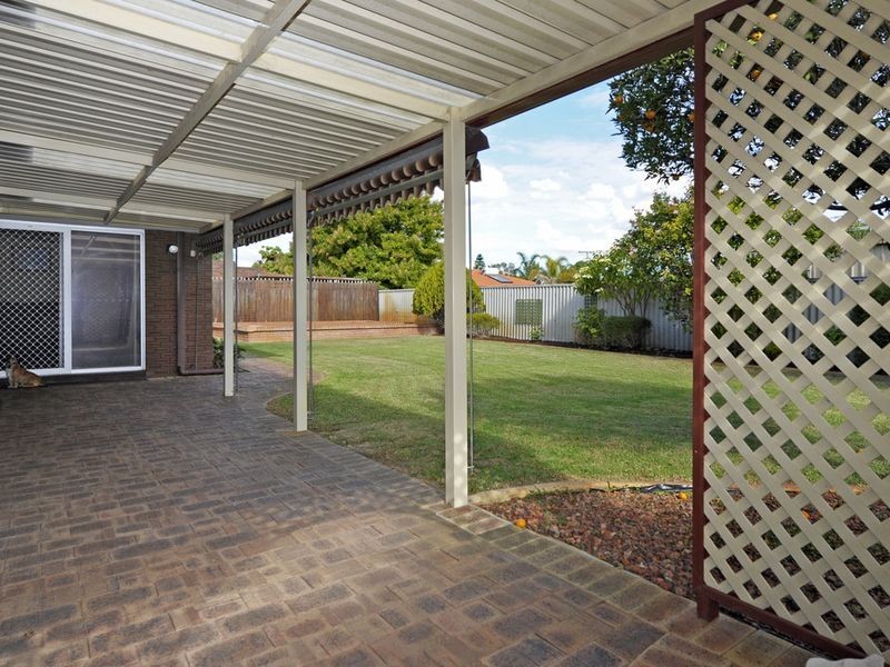 4 Seabrooke Avenue, Rockingham WA 6168