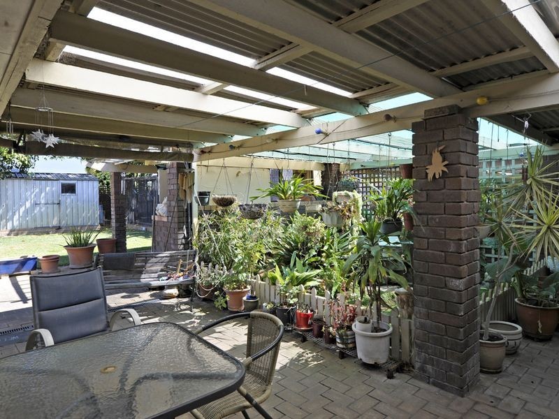 5 Wyola Street, Cooloongup WA 6168