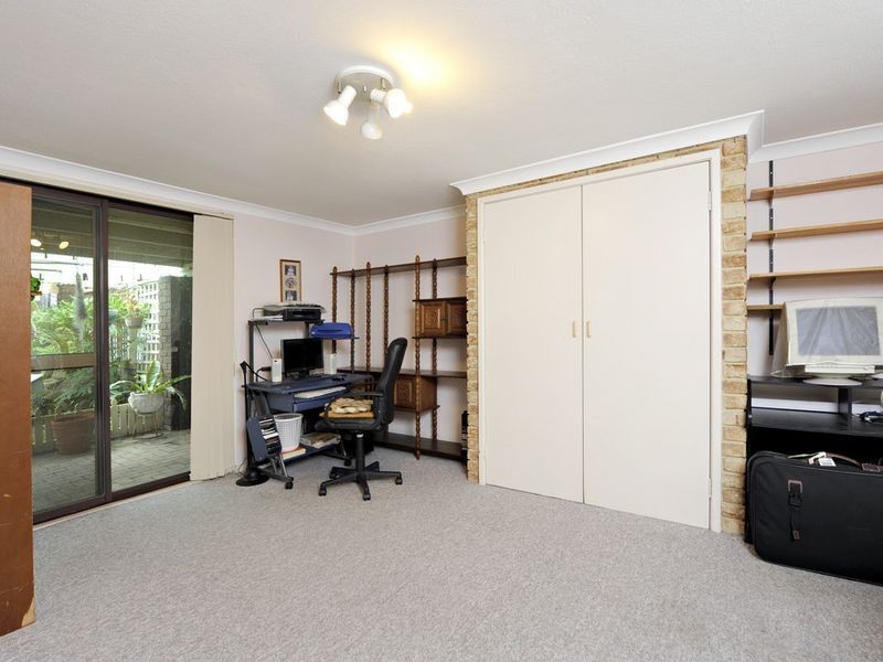 5 Wyola Street, Cooloongup WA 6168