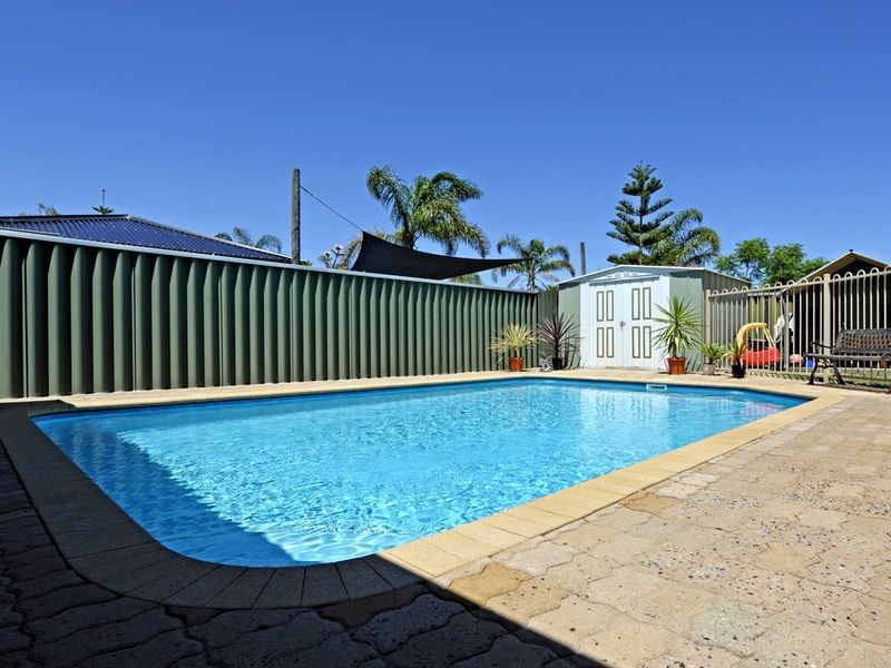 16 Moreton Crescent, Warnbro WA 6169