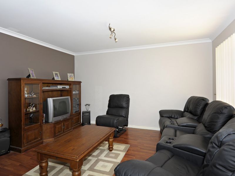 16 Moreton Crescent, Warnbro WA 6169