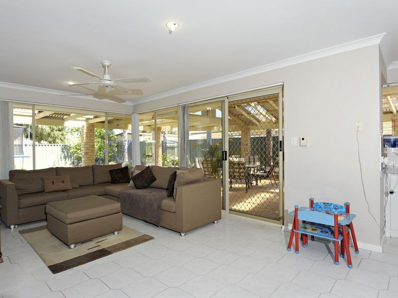 16 Moreton Crescent, Warnbro WA 6169