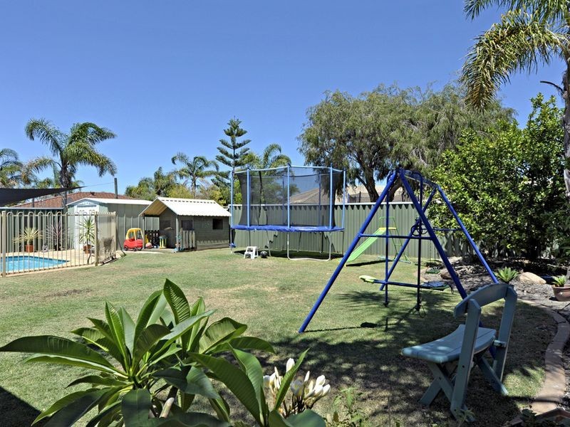 16 Moreton Crescent, Warnbro WA 6169