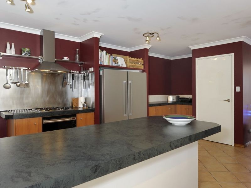 15 Shoalhaven Place, Waikiki WA 6169