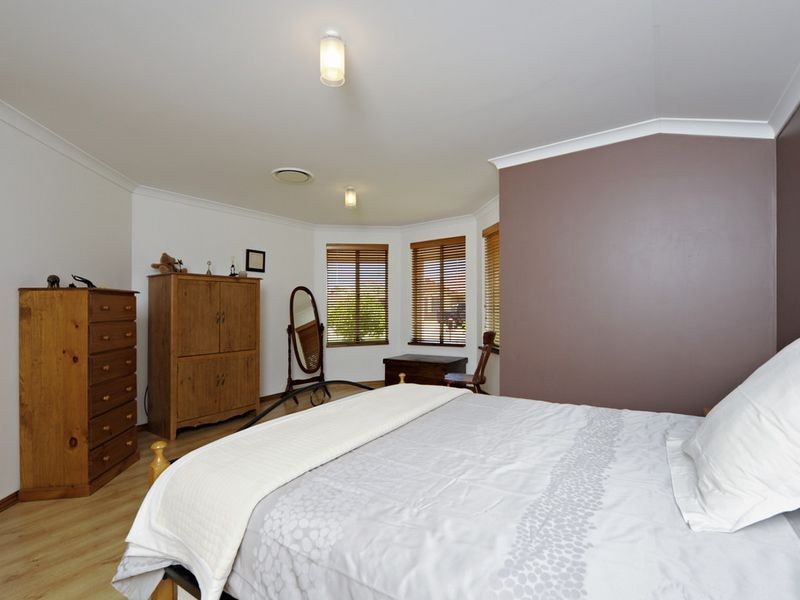 15 Shoalhaven Place, Waikiki WA 6169