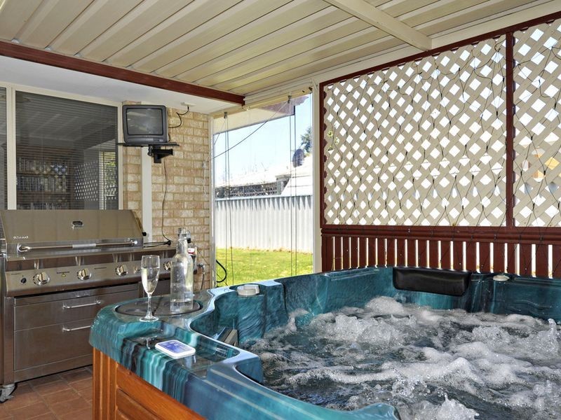 15 Shoalhaven Place, Waikiki WA 6169