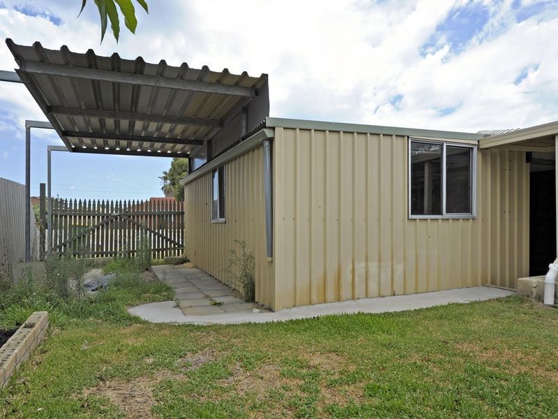 3 Jaugle Place, Waikiki WA 6169