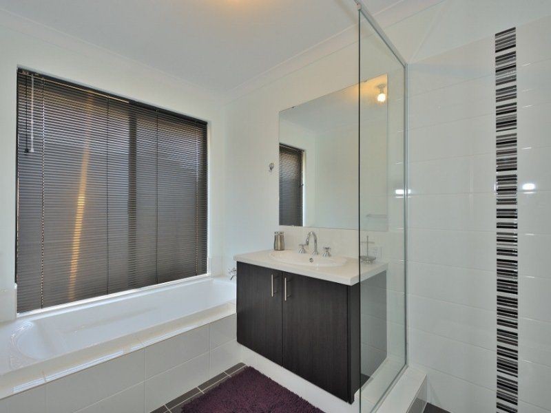 32 Ravensfield Road, Baldivis WA 6171