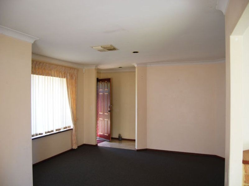 9 Port Royal Drive, Safety Bay WA 6169