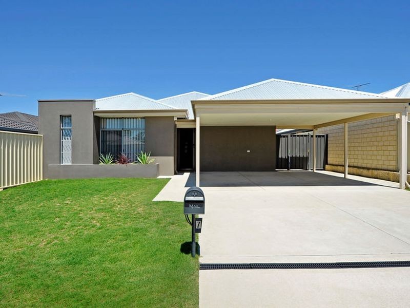 7 Gorman Place, Calista WA 6167