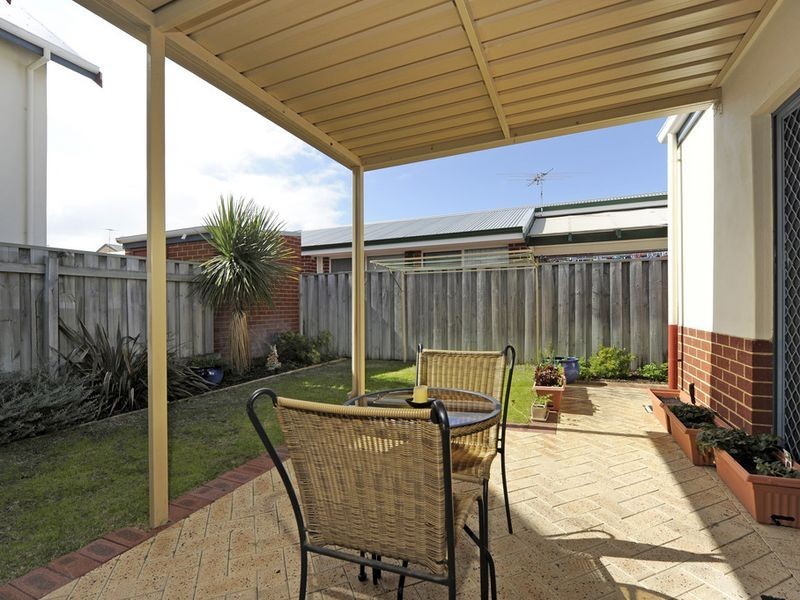 1/110 Parkin Street, Rockingham WA 6168