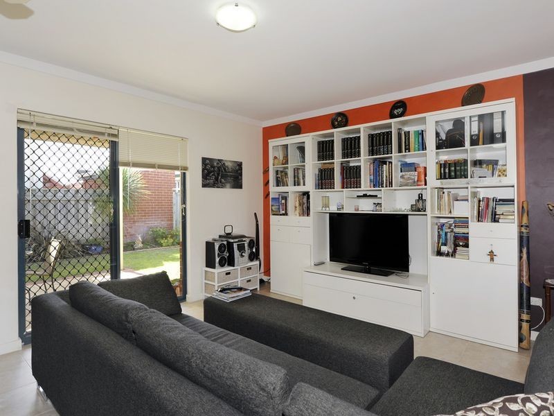 1/110 Parkin Street, Rockingham WA 6168