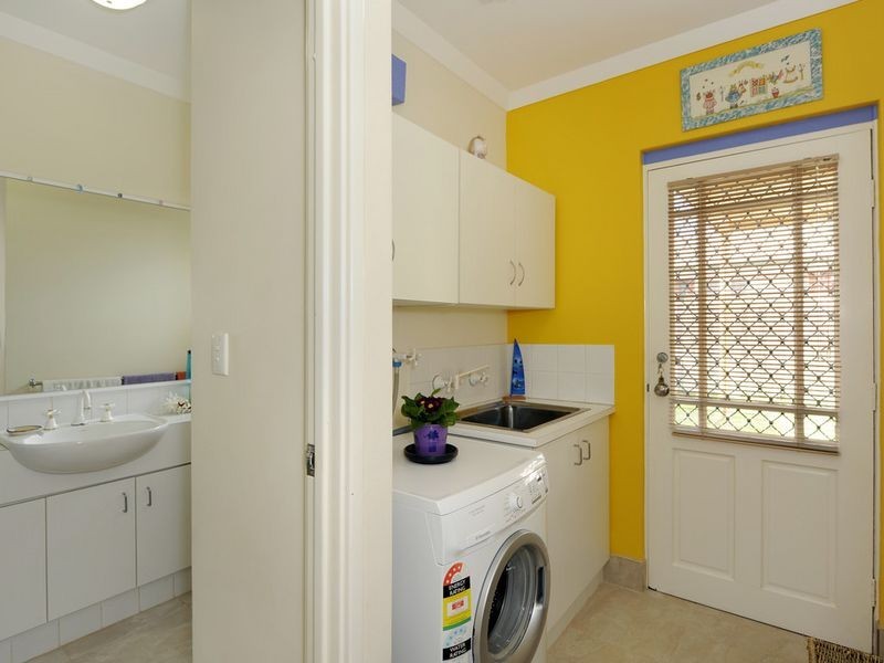 1/110 Parkin Street, Rockingham WA 6168