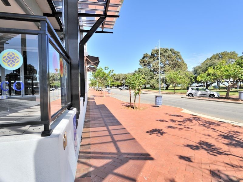 4/70 Kent Street, Rockingham WA 6168