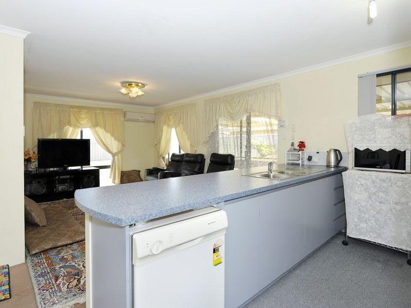 67 Fairview Drive, Waikiki WA 6169