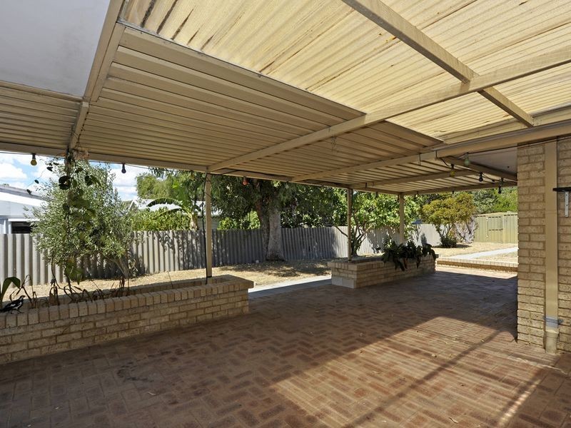 32 Noreena Avenue, Golden Bay WA 6174