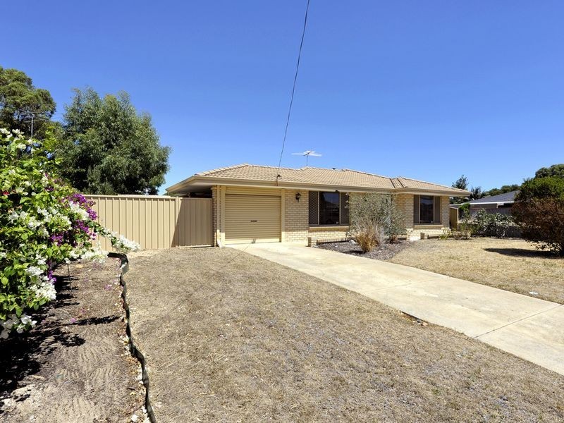 32 Noreena Avenue, Golden Bay WA 6174
