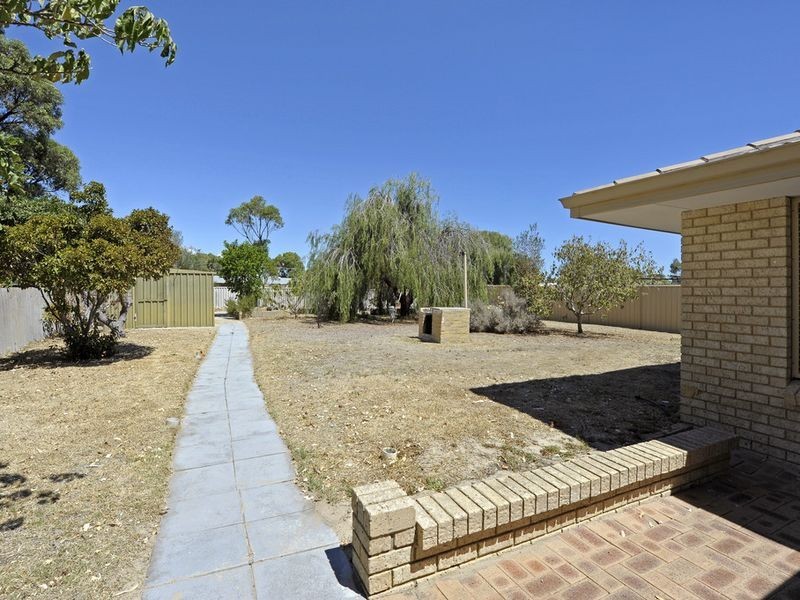 32 Noreena Avenue, Golden Bay WA 6174