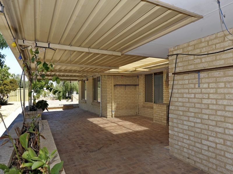 32 Noreena Avenue, Golden Bay WA 6174