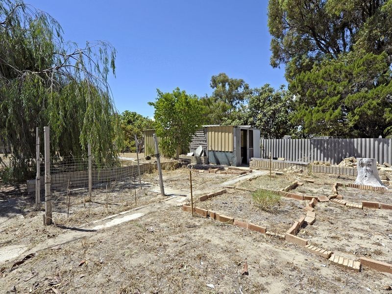 32 Noreena Avenue, Golden Bay WA 6174