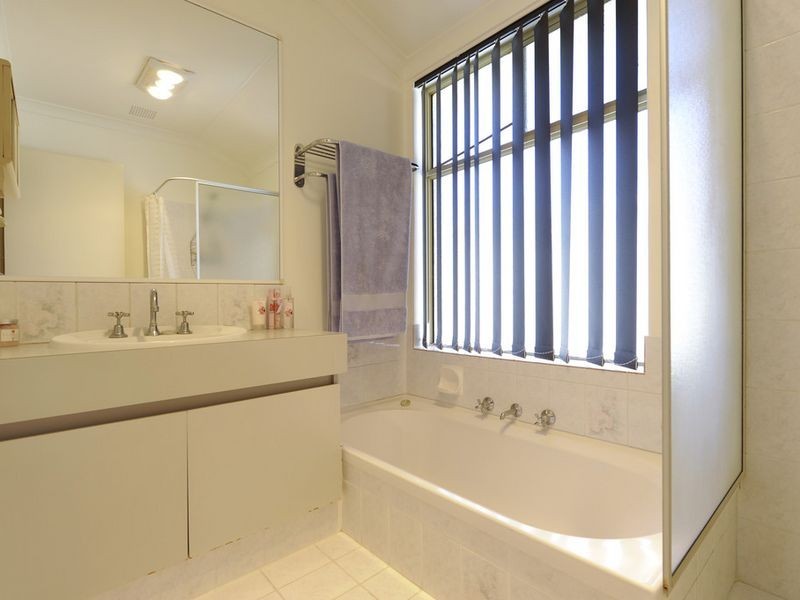 3 Florida Road, Safety Bay WA 6169