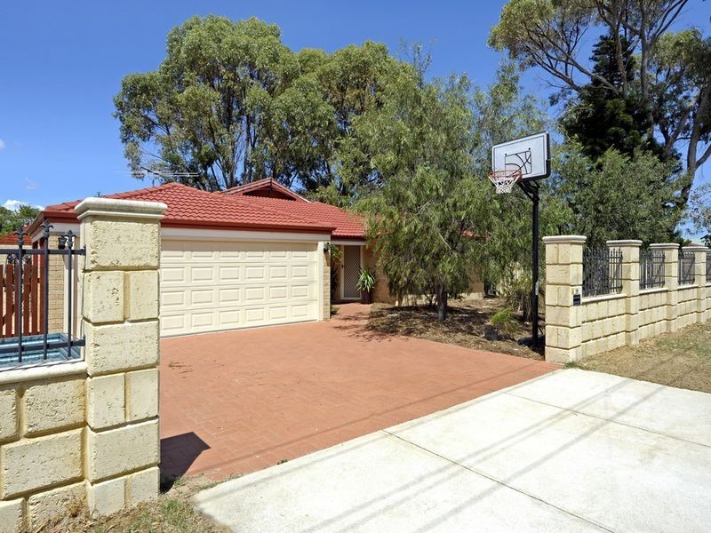 14 Salcombe Way, Warnbro WA 6169
