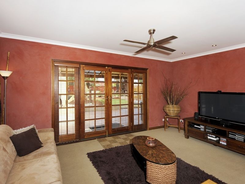 14 Salcombe Way, Warnbro WA 6169