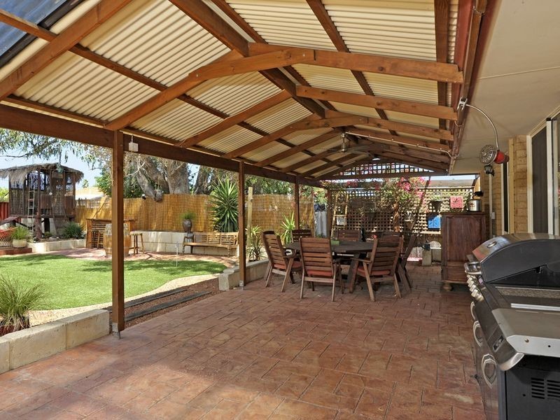 14 Salcombe Way, Warnbro WA 6169