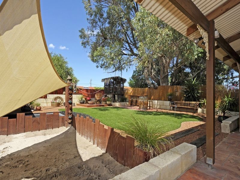 14 Salcombe Way, Warnbro WA 6169