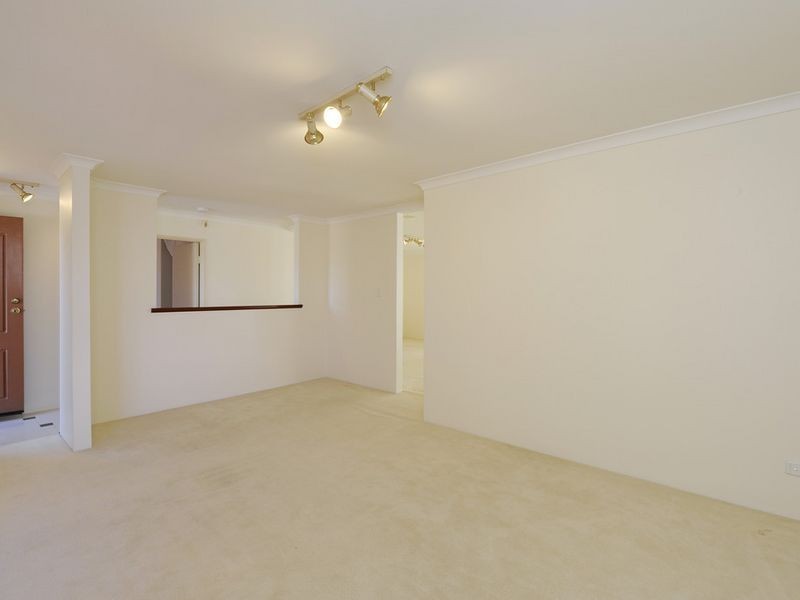 4 Manly Crescent, Warnbro WA 6169