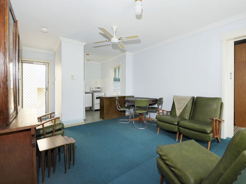4/5 Read Street, Rockingham WA 6168