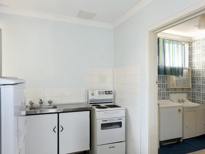 4/5 Read Street, Rockingham WA 6168