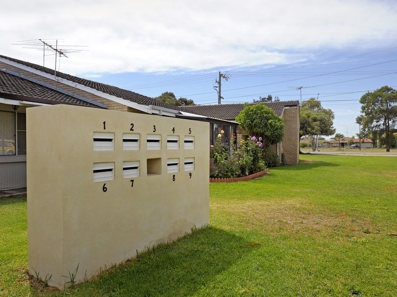 4/5 Read Street, Rockingham WA 6168