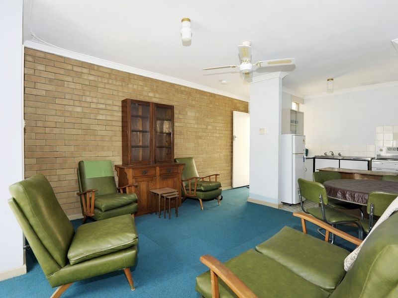 4/5 Read Street, Rockingham WA 6168