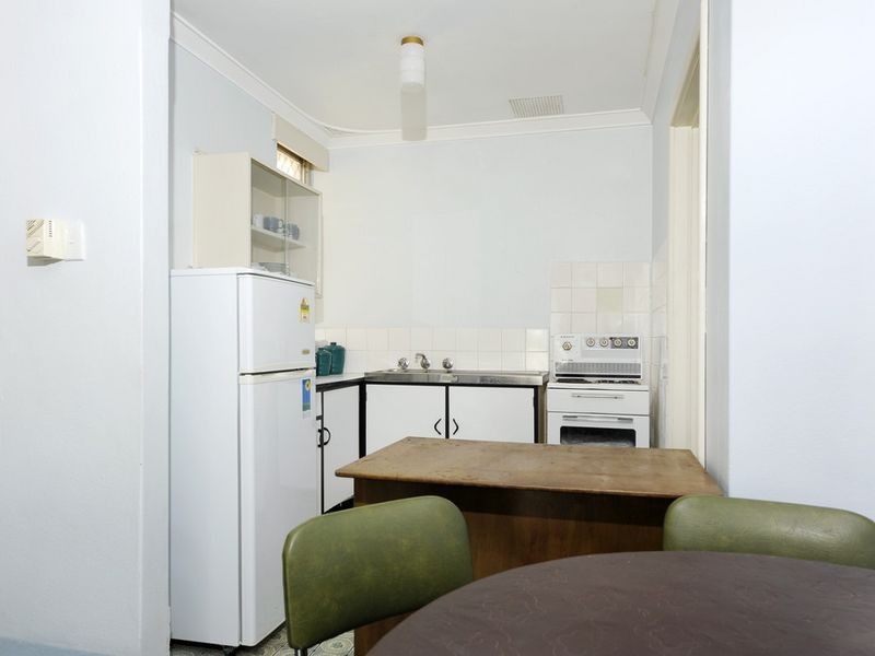 4/5 Read Street, Rockingham WA 6168
