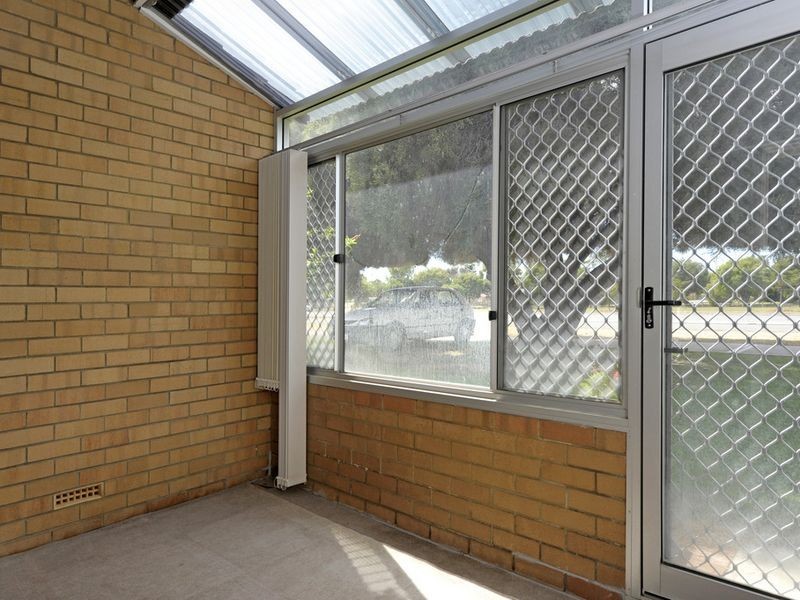4/5 Read Street, Rockingham WA 6168