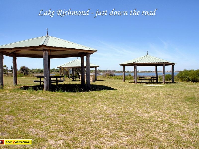 44 Lake Street, Rockingham WA 6168