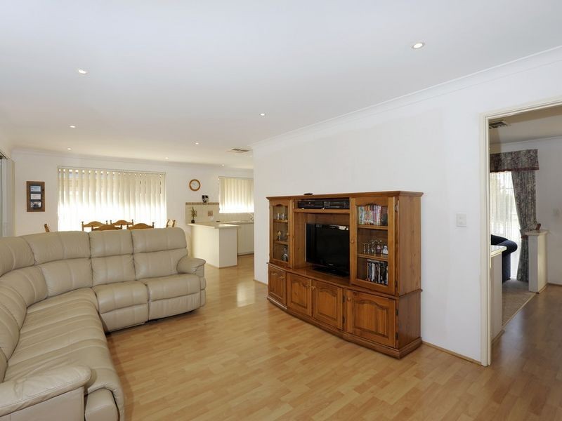 14 Nunton Place, Port Kennedy WA 6172