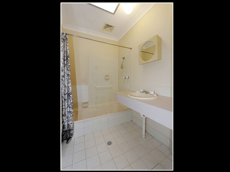 8/8 Merope Close, Rockingham WA 6168