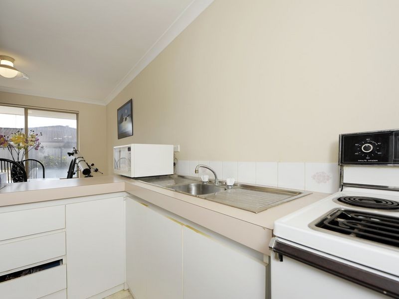 8/8 Merope Close, Rockingham WA 6168