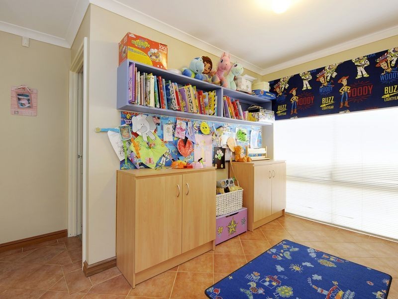 11 St Ettiene Gardens, Port Kennedy WA 6172