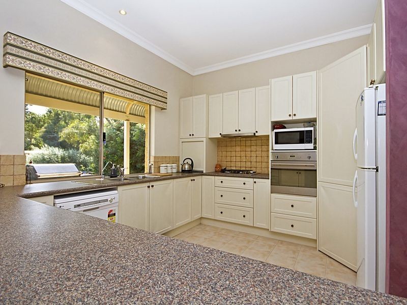 24 Bate Road, Serpentine WA 6125