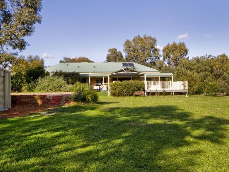 24 Bate Road, Serpentine WA 6125
