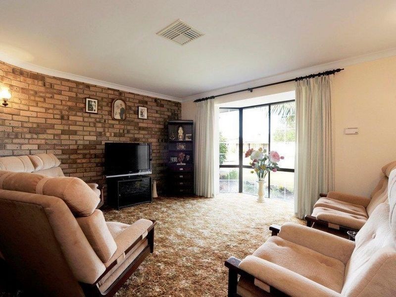 22 Hennessy Way, Rockingham WA 6168